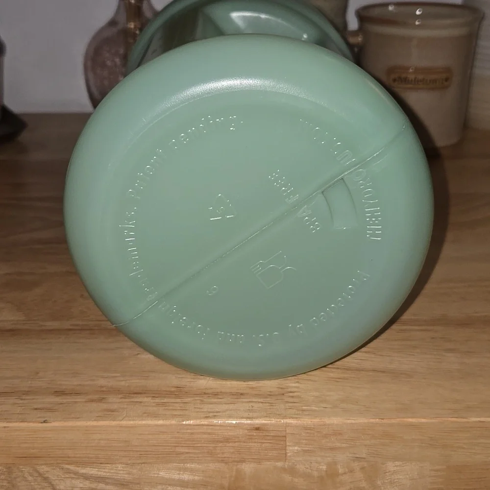 Matcha Green Hydrojug Pro BPA Free Plastic Water Jug Half Gallon - Picture 6 of 6